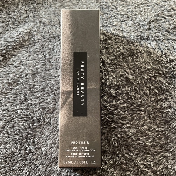 Pro Filt’r Soft Matte 240 Liquid Foundation - Picture 2 of 4